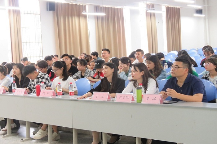 【经济】经济学院分团委学生会开展常委竞职演讲