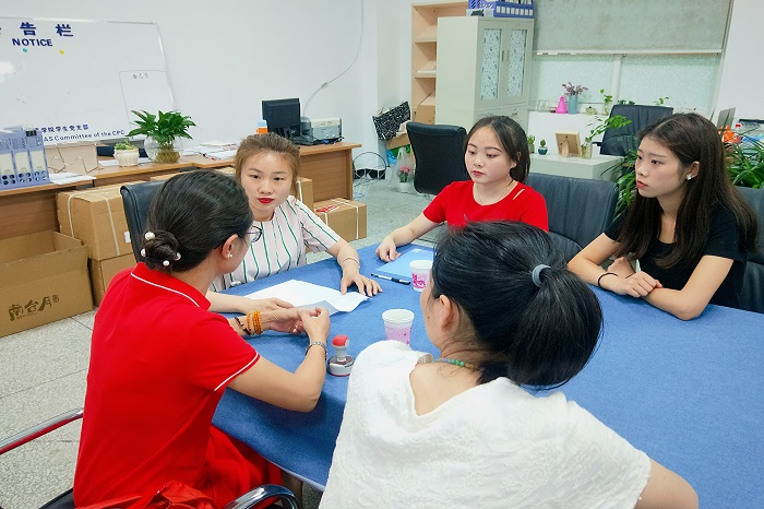 【外国语】外国语学院与金堂县社会工作者协会签订“小课堂 大智慧”社区活动协议