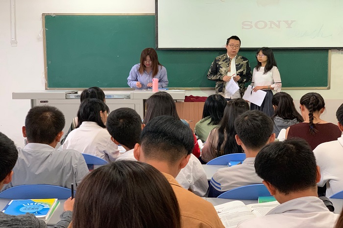 【教育】教育学院2019级新生查课工作有序进行