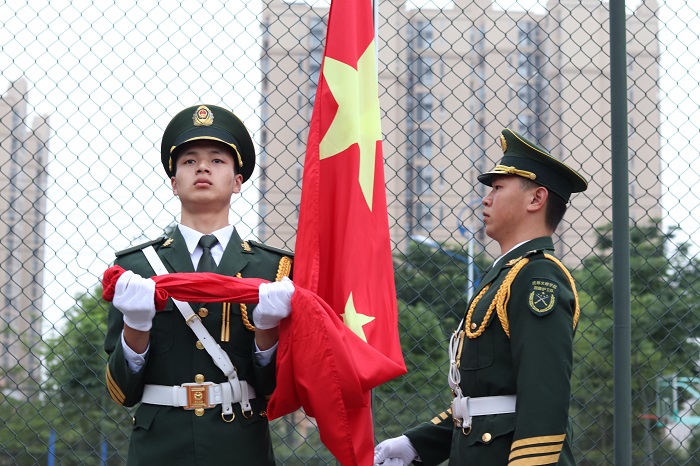 【国护】成都文理学院国旗护卫队完成第五周例行升旗仪式