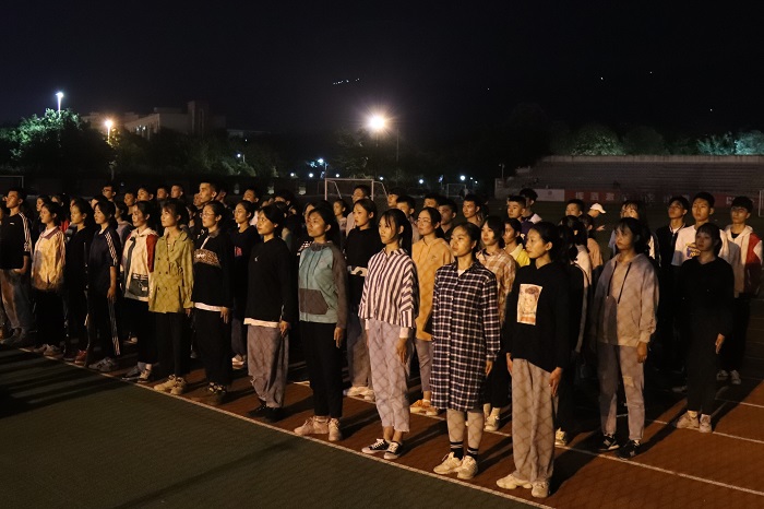 【国护】成都文理学院国旗护卫队开展国庆后恢复性训练