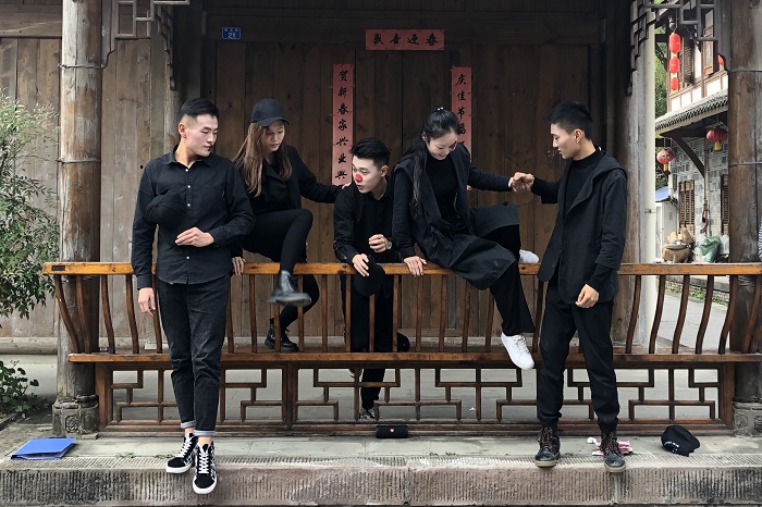 【传媒与演艺】传媒与演艺学院原创环境戏剧《镜子》参加2019年四川省大学生校园戏剧展演季“环境戏剧”展演