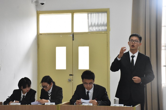【经管】经济管理学院进入第二届“文理新声杯”辩论赛半决赛