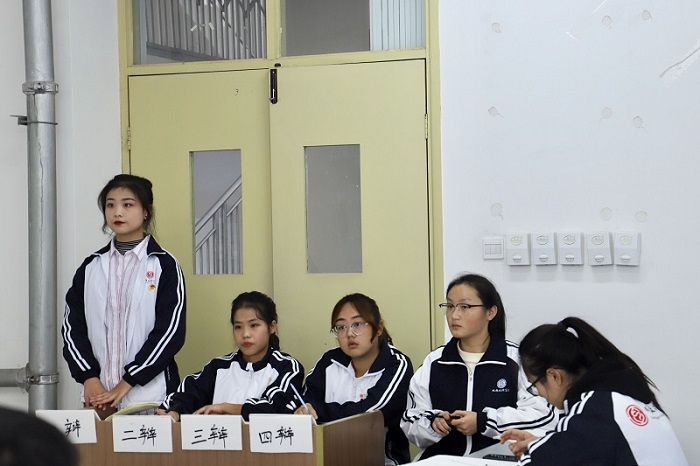 【教育】教育学院举行新生辩论赛复赛