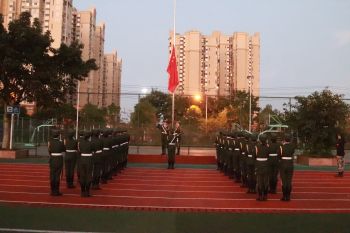 【国护】成都文理学院国旗护卫队举行第十四周例行升旗仪式
