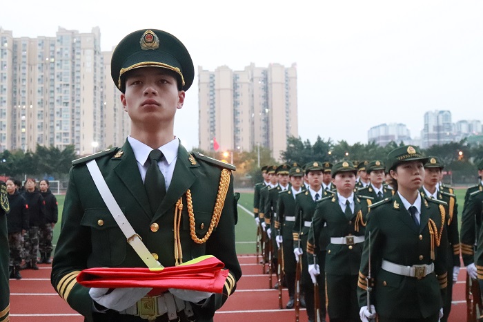 【国护】成都文理学院国旗护卫队举行第十五周例行升旗仪式