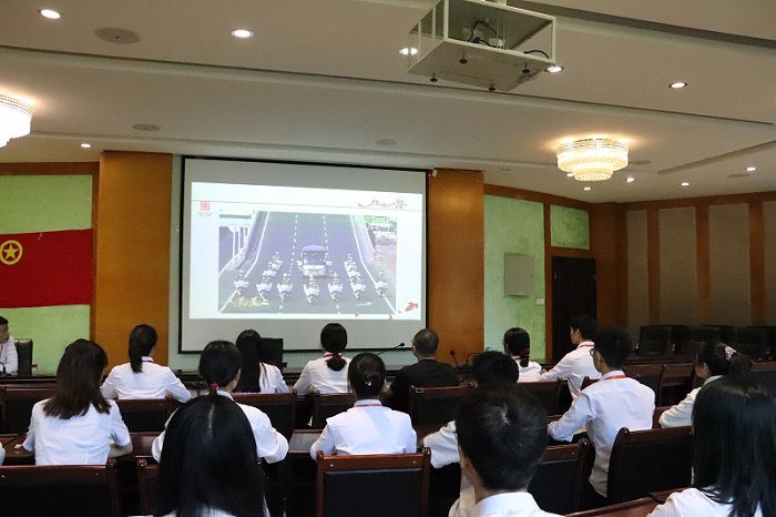 【艺术】艺术学院分团委组织观摩“全国抗击新冠肺炎疫情表彰大会——学习英雄,学习先进”主题活动