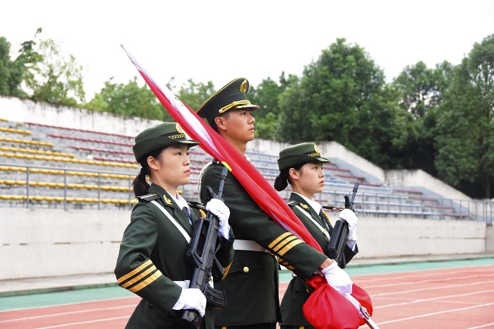 【国护】成都文理学院国旗护卫队顺利举行第三周例行升旗仪式