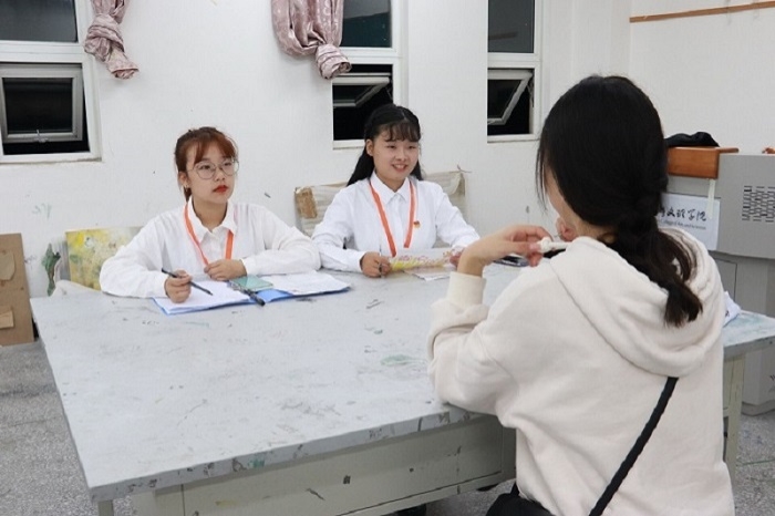 【艺术】艺术学院分团委学生会招新工作顺利开展