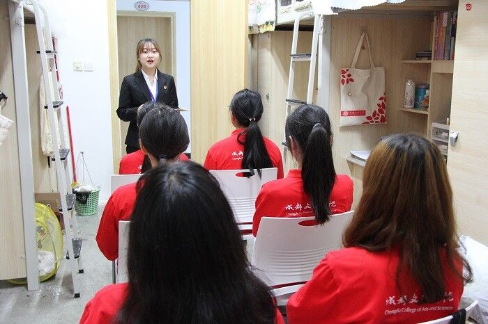 【会计】会计学院党总支开展新思想新成就宣讲进寝室活动