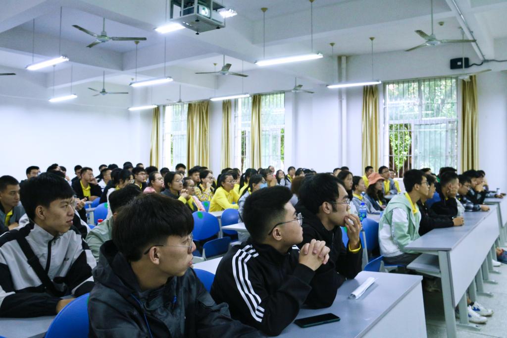 【建筑】建筑学院开展2020级新生入学专业教育