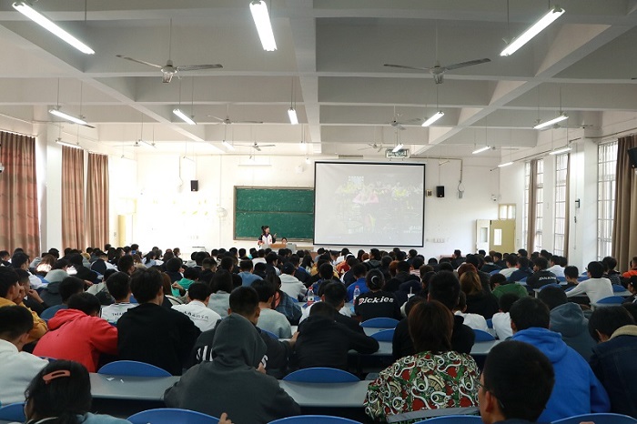 【体育与医护】体育与医护学院开展有氧健身操专题讲座