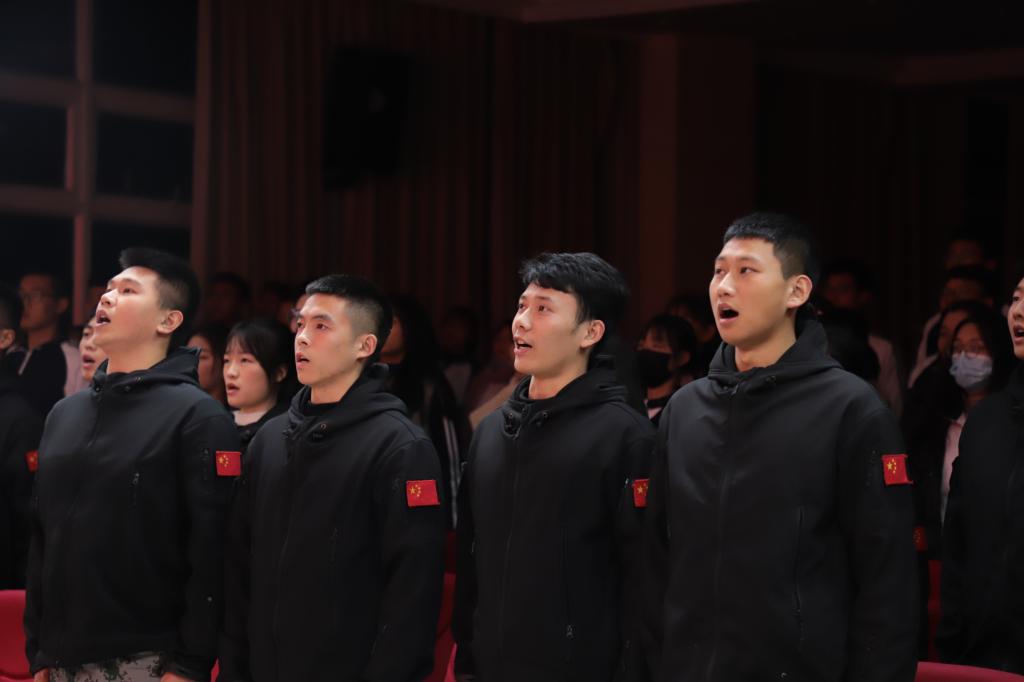 【国护】国旗护卫队召开“千年梦圆在今朝”团组织生活会