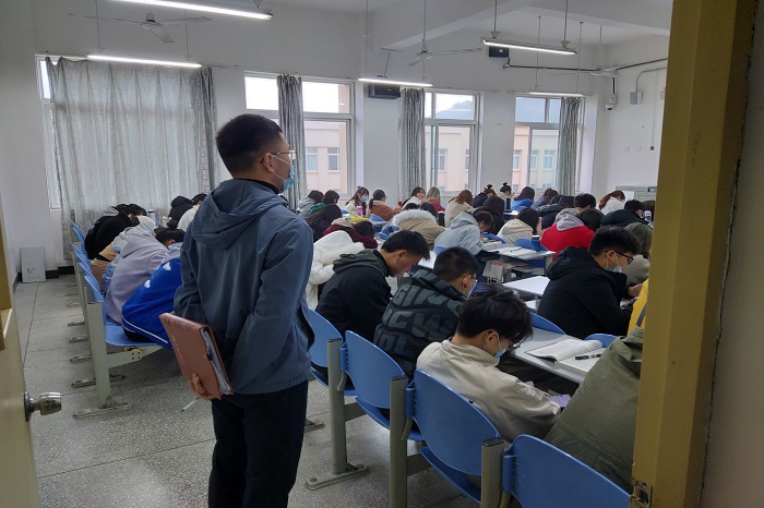 【会计】会计学院长期坚持“督察入课堂,助推新风气”课堂督察活动