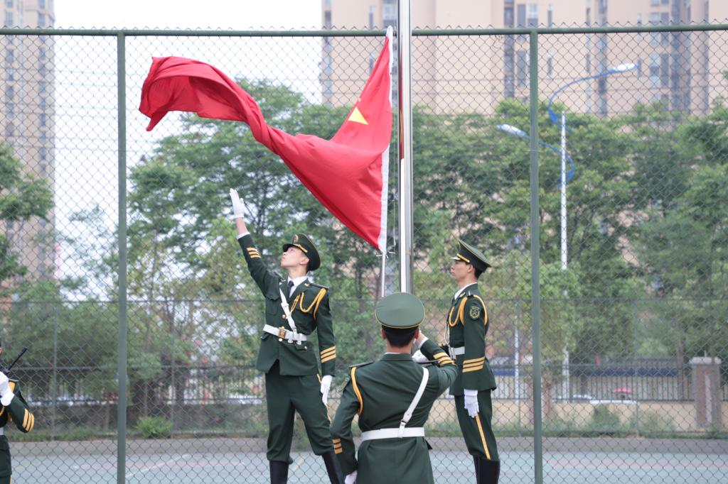 【国护】国旗护卫队完成成都文理学院第八周升旗仪式