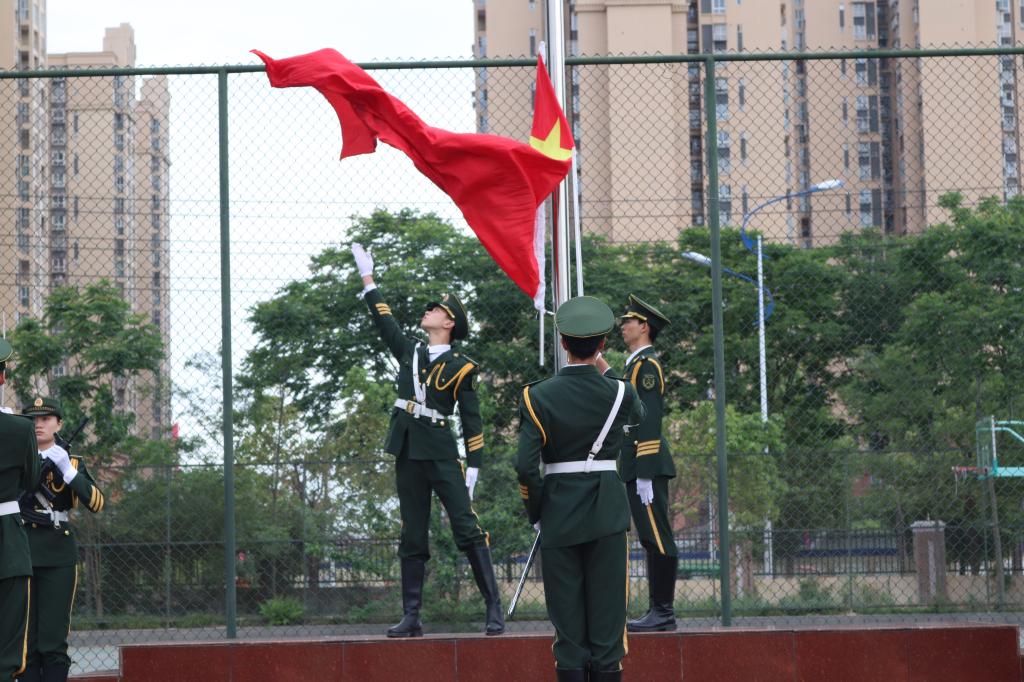 【国护】成都文理学院国旗护卫队完成第十周升旗仪式