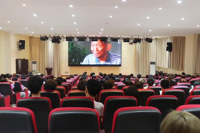 【艺术】我院顺利举行学习时代楷模——组织师生观看电影
