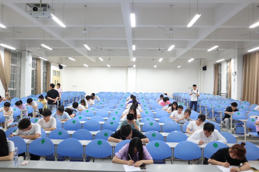 【信息】信息工程学院进行2020-2021学年团学干部换届笔试