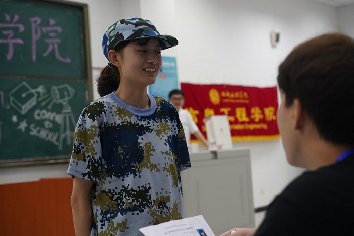【信息】信息工程学院学生机构开展招新活动
