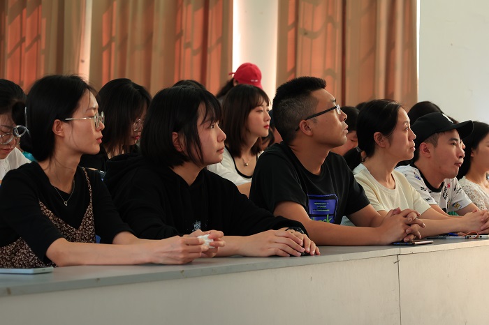 【教育】教育学院开展新学期第一次全体学生干部大会
