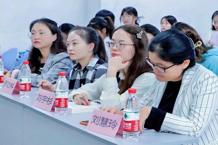 【外国语】外国语学院举行外研社·国才杯英语演讲比赛