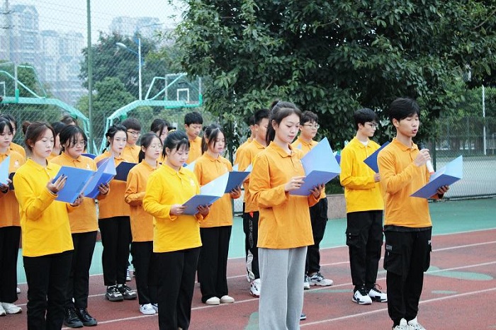 【艺术】艺术学院举行升旗仪式活动