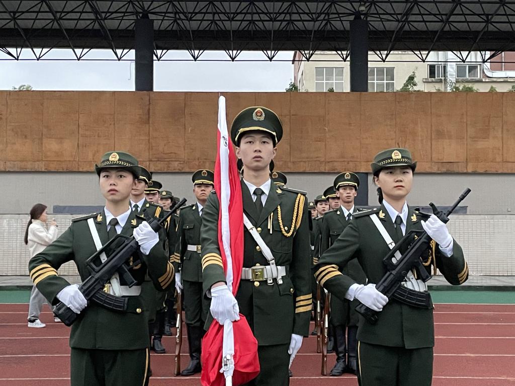 【国护】国旗护卫队完成成都文理学院第九周例行升旗仪式