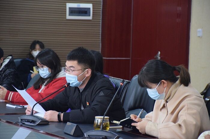 【会计】会计学院召开“面对面交流,携手共成长”学生座谈会