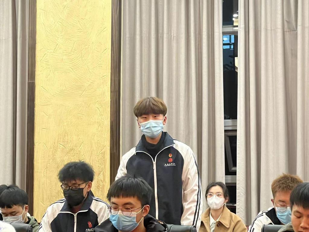 【教育】教育学院举办学生座谈会