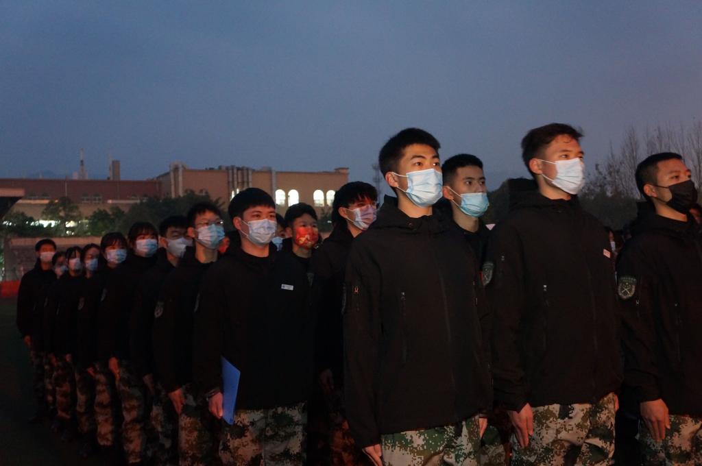 【国护】国旗护卫队完成成都文理学院第十三周例行升旗仪式