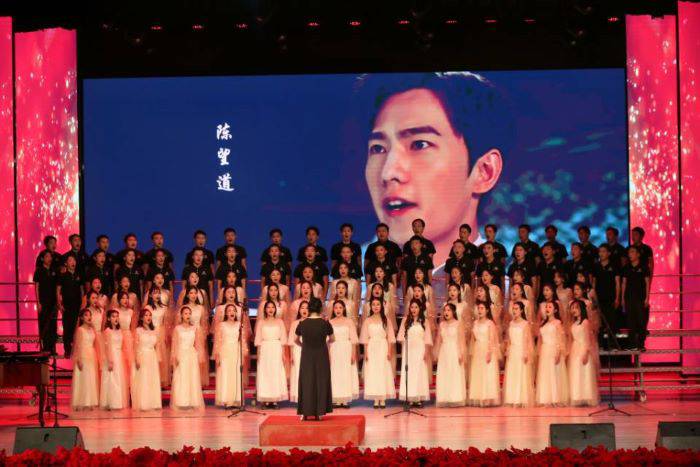 【信息】信息工程学院荣获“一二·九”歌咏活动一等奖