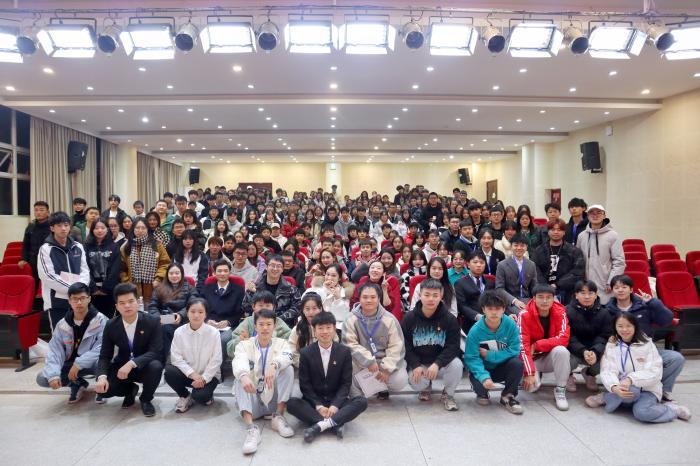 【信息】信息工程学院举办2021年秋季学期学生机构总结暨表彰大会