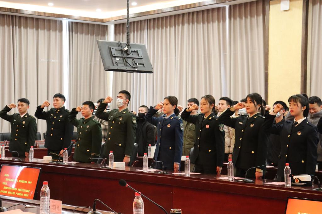 成都文理学院召开2021年退役复学学生座谈会