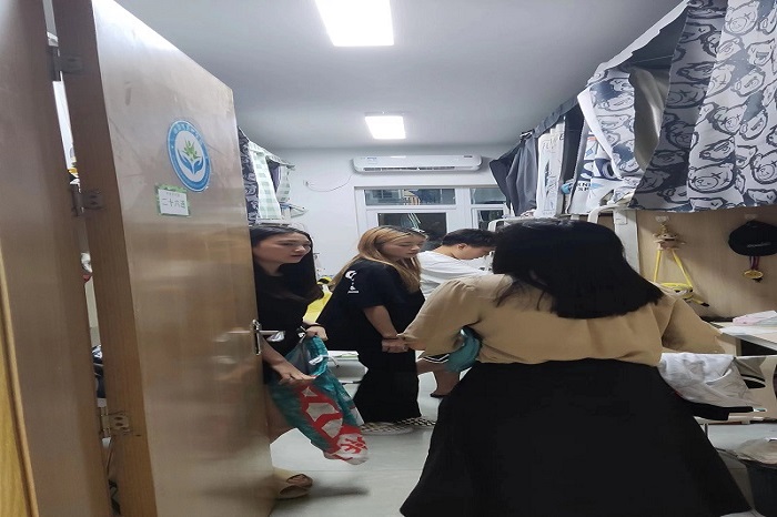 【体护】体育与医护学院组织开展夜间查寝工作
