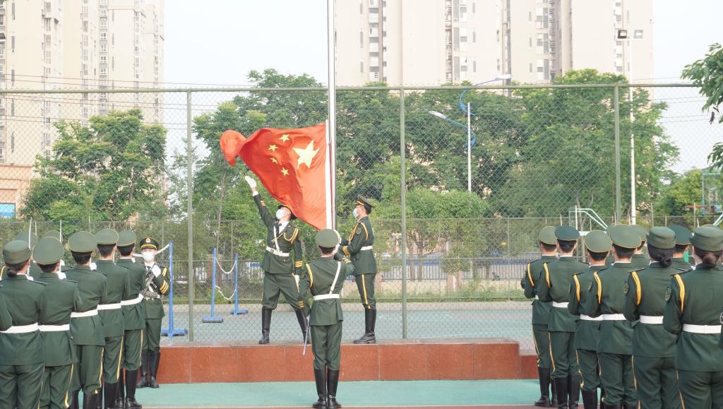 【国护】国旗护卫队完成成都文理学院第十三周例行升旗仪式