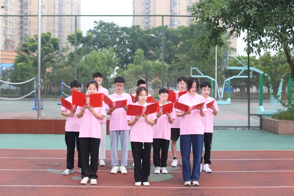 【信息】信息工程学院与教育学院举行升旗仪式