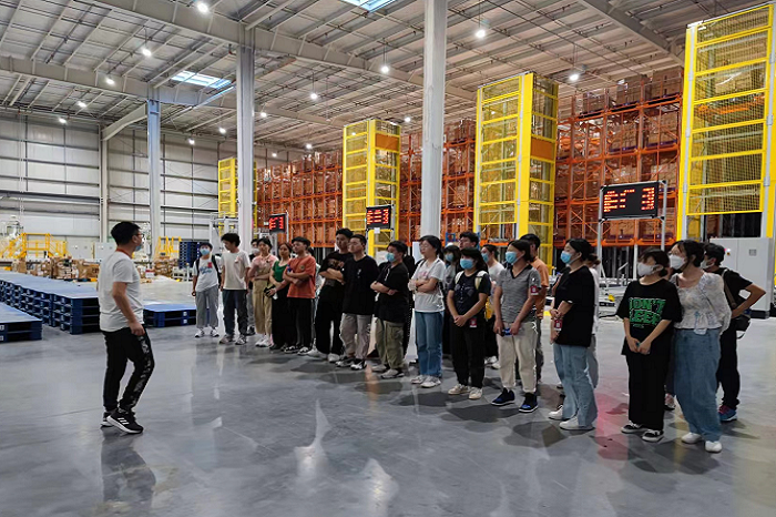 【经管】经济管理学院2022届京东订单班学生赴京东物流参加校外实训