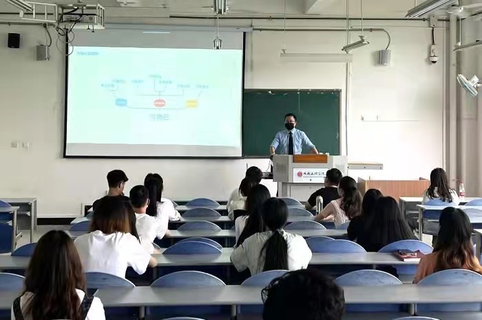 【经管】经济管理学院携手万物梁行开展招聘宣讲会