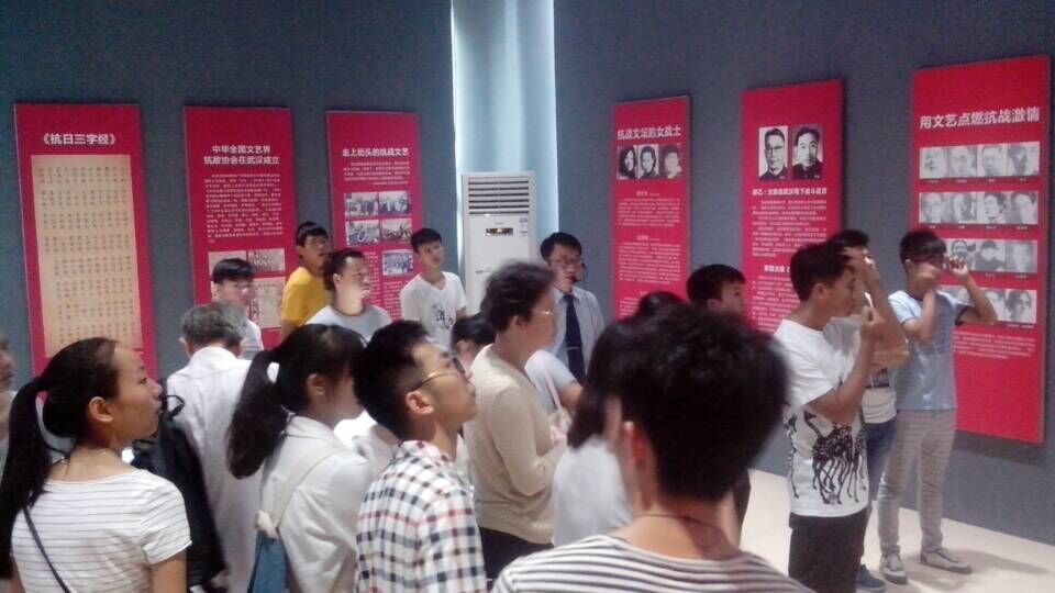 参观4.jpg