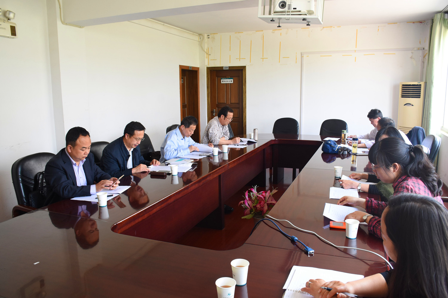 武工院召开2016年新增学士学位授权评审会