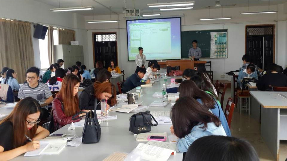 【直击校友会】校友毛振华返校第一时间走进课堂传经送宝
