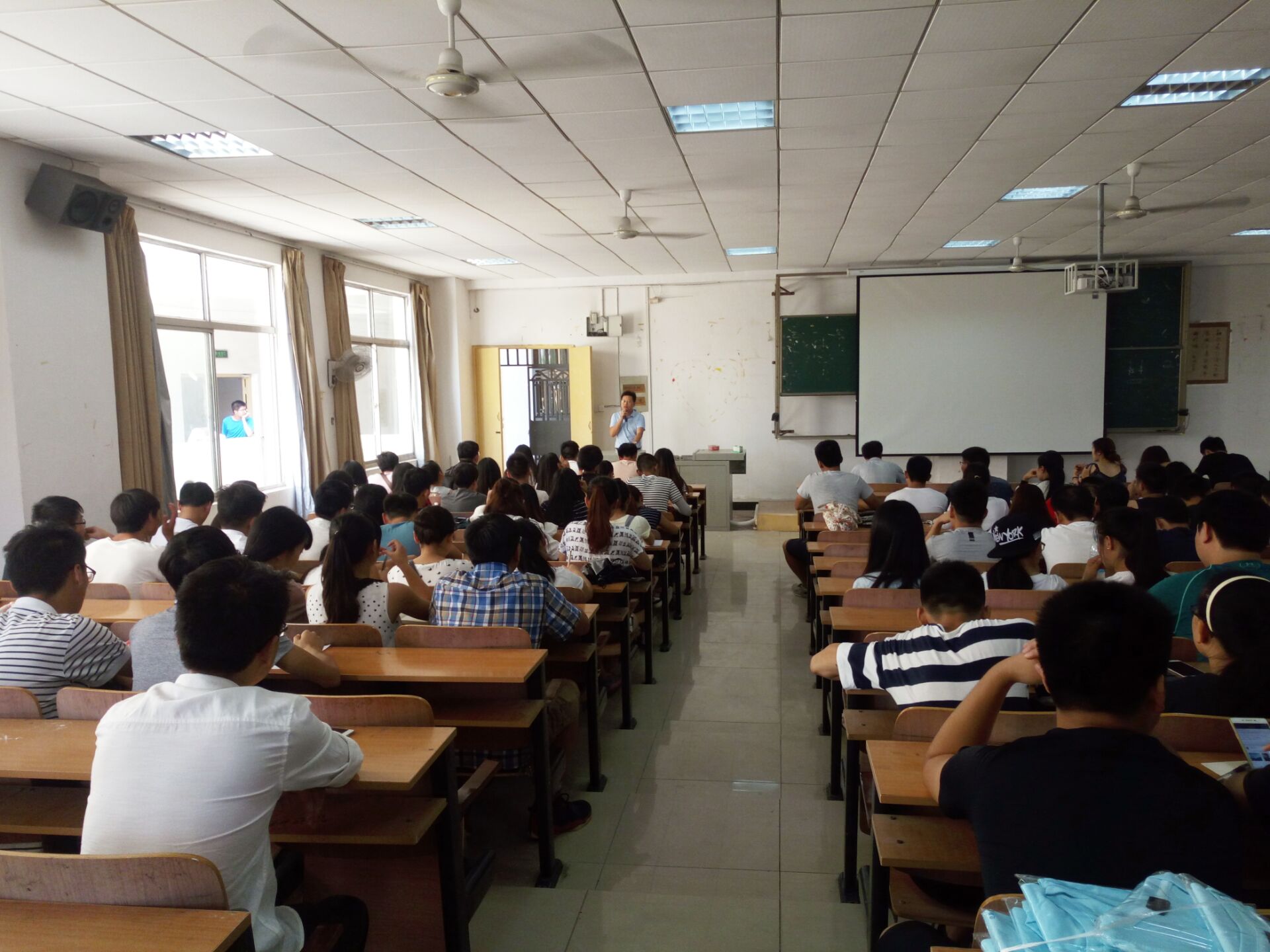 【新生入学】经管学院召开学生志愿者迎新工作布置会