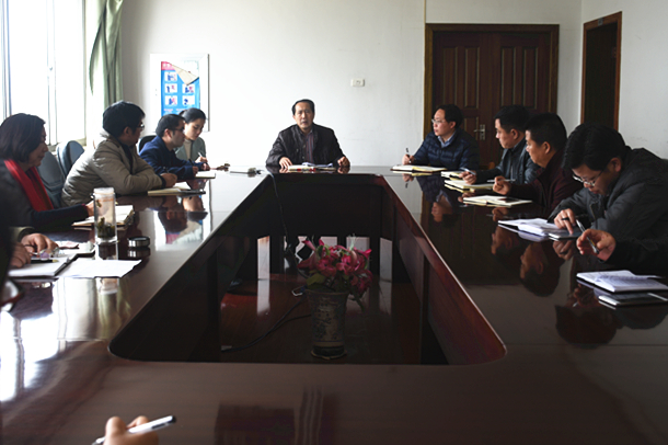 教职工以饱满热情迎接新学期第一天