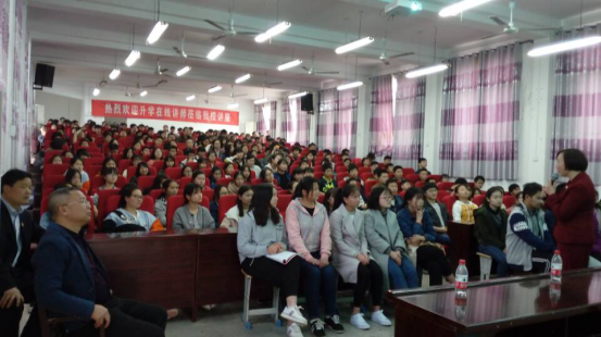 我校心理健康教育中心主任罗新兰到武汉市内高中开展心理健康教育讲座