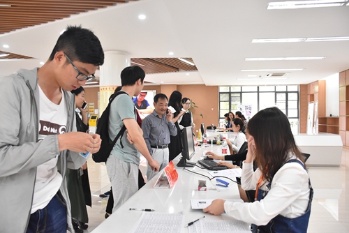 学校开放2017级普通专升本现场资格审查