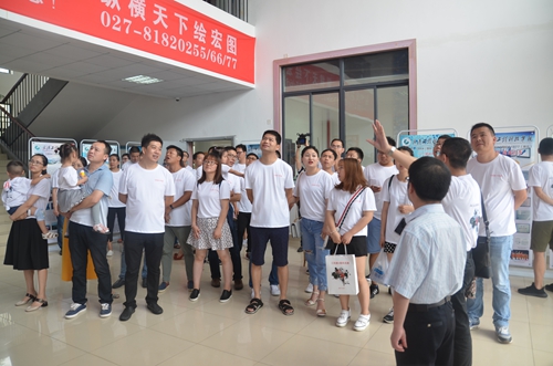 2004级工民建专业校友毕业十年聚会在学校成功举行