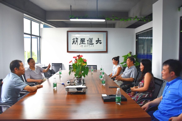 校领导走访慰问暑期企业挂职锻炼教师