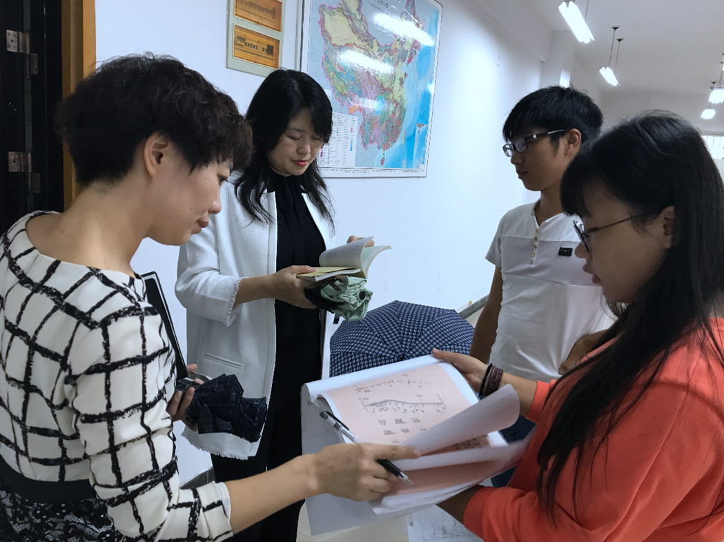 校领导带队检查开学第一课