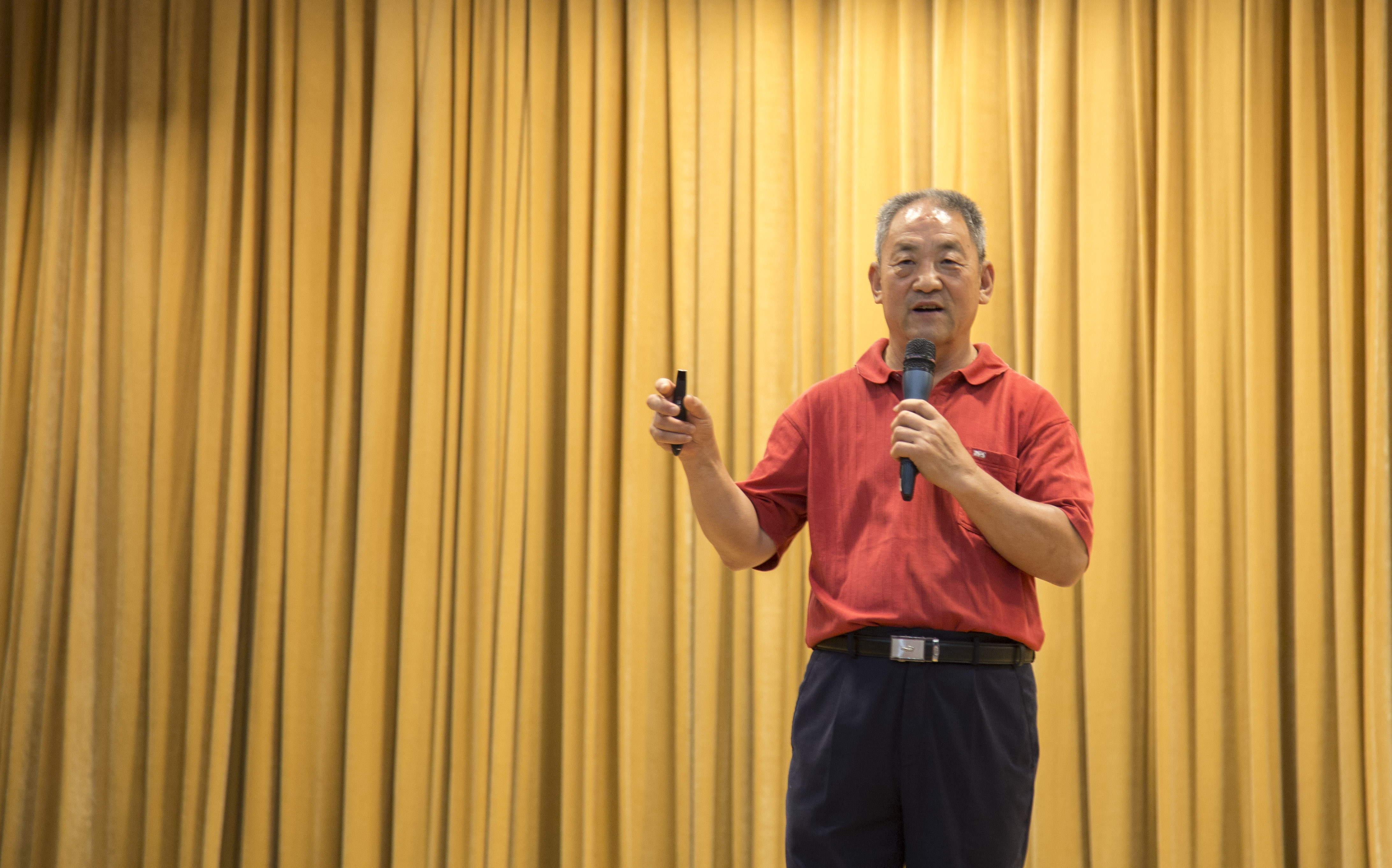 “向着更加优秀的你”认知讲座开讲