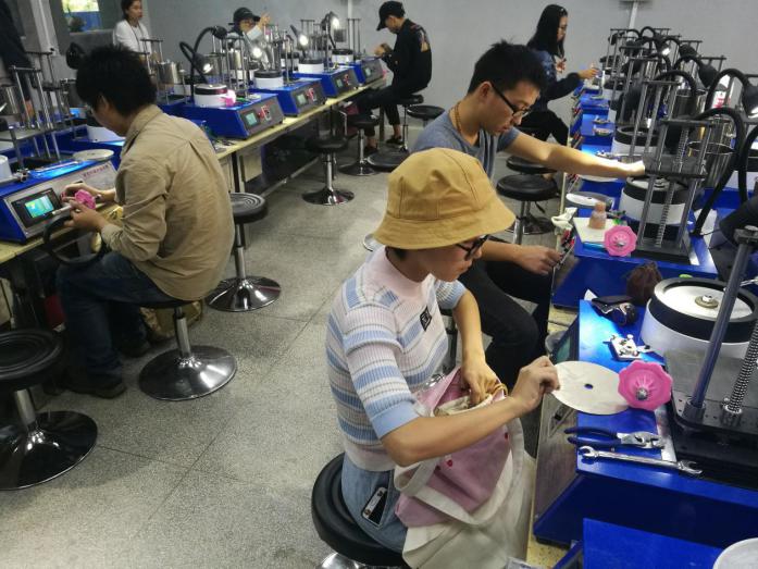 我校学子在首届全国院校宝石切磨工艺大赛中获奖